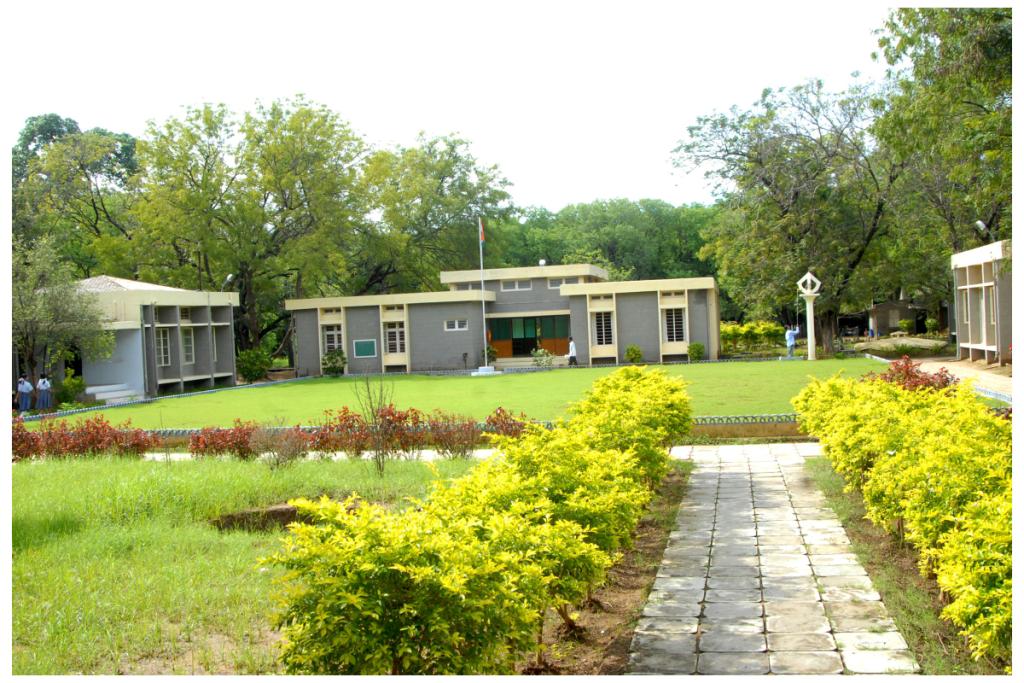 Senior School campus grounds